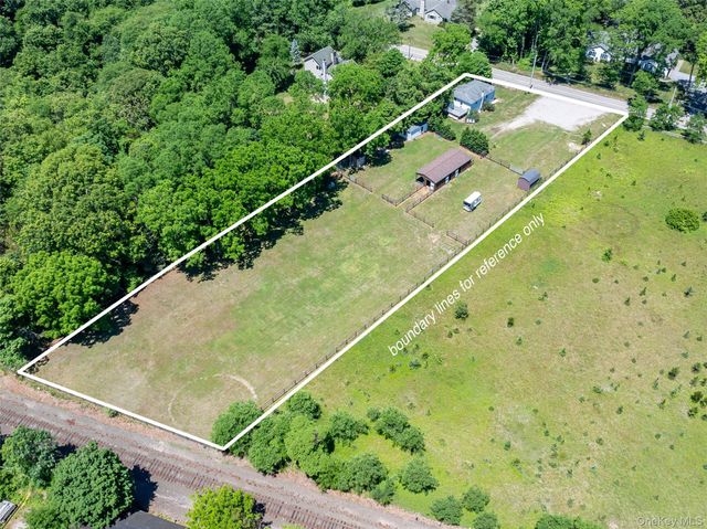 2 North Street, Manorville, NY 11949