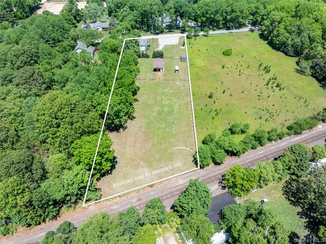 2 North Street, Manorville, NY 11949