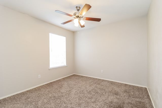 501 Curts Drive, Grand Prairie, TX 75052
