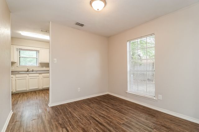 501 Curts Drive, Grand Prairie, TX 75052
