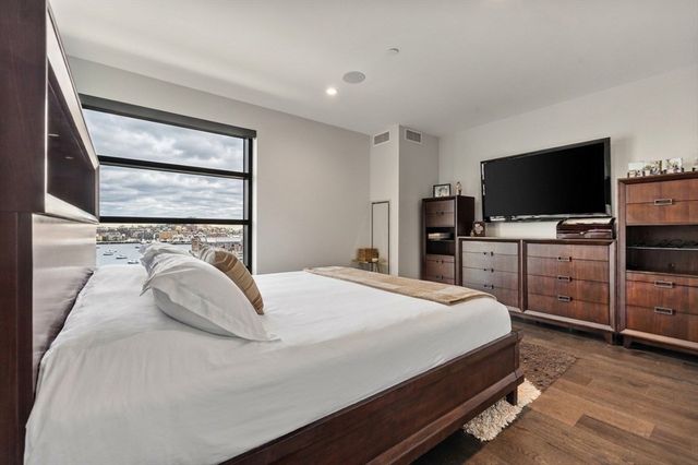 14 West Broadway 7L, Boston, MA 02127