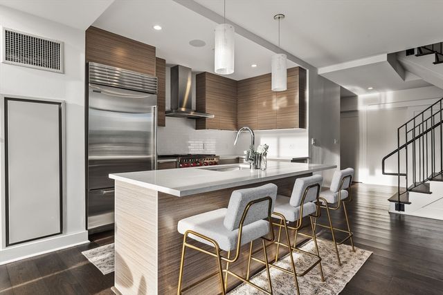 14 West Broadway 7L, Boston, MA 02127