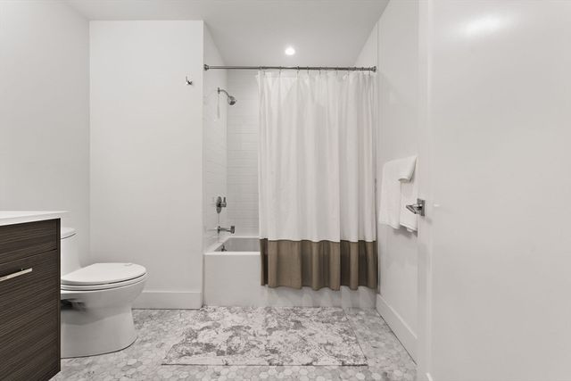 14 West Broadway 7L, Boston, MA 02127