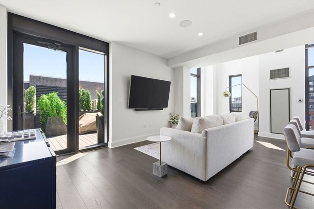 14 West Broadway 7L, Boston, MA 02127