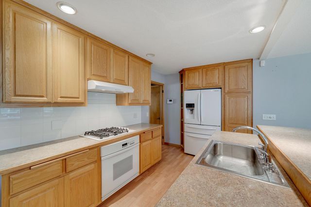 8423 16th Avenue S, Bloomington, MN 55425