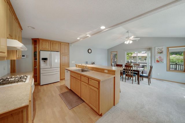 8423 16th Avenue S, Bloomington, MN 55425