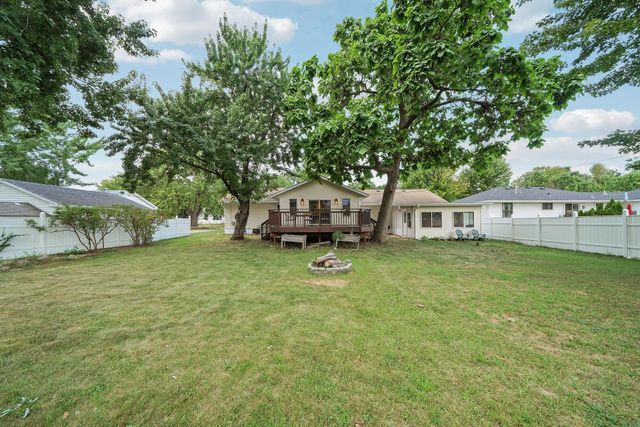 8423 16th Avenue S, Bloomington, MN 55425