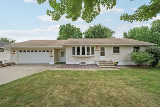 8423 16th Avenue S, Bloomington, MN 55425