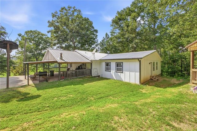 379 Bozeman Road NW, White, GA 30184