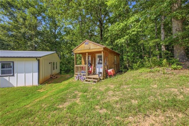 379 Bozeman Road NW, White, GA 30184