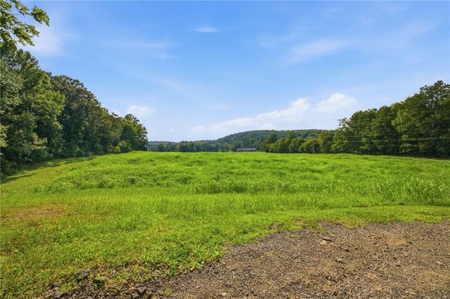 379 Bozeman Road NW, White, GA 30184