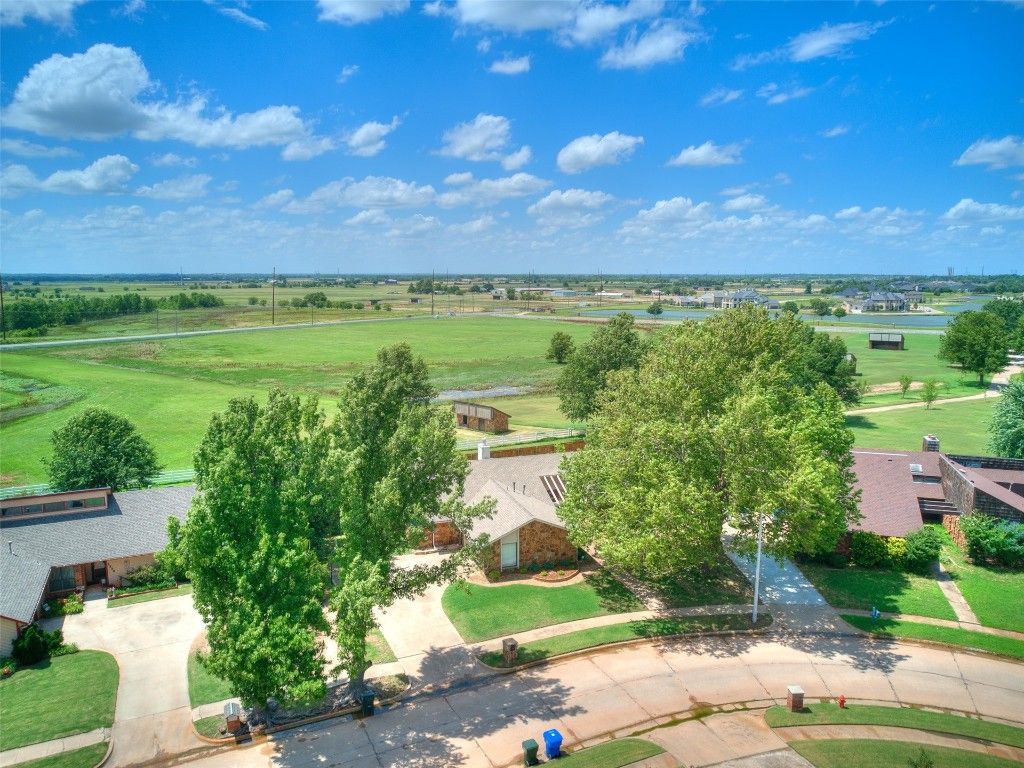 2118 Saddleback Boulevard, Norman, OK 73072