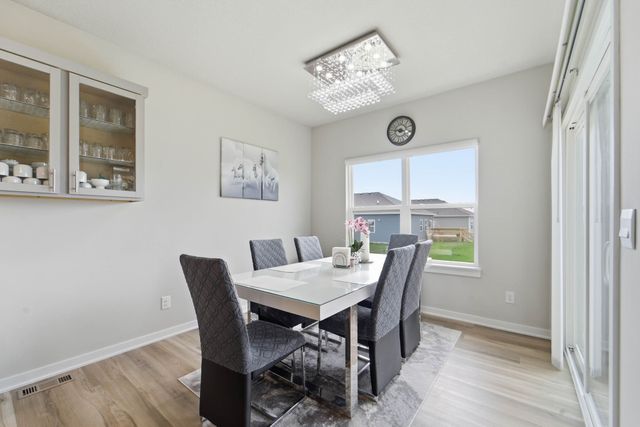 2811 NW Cedarwood Drive, Ankeny, IA 50023