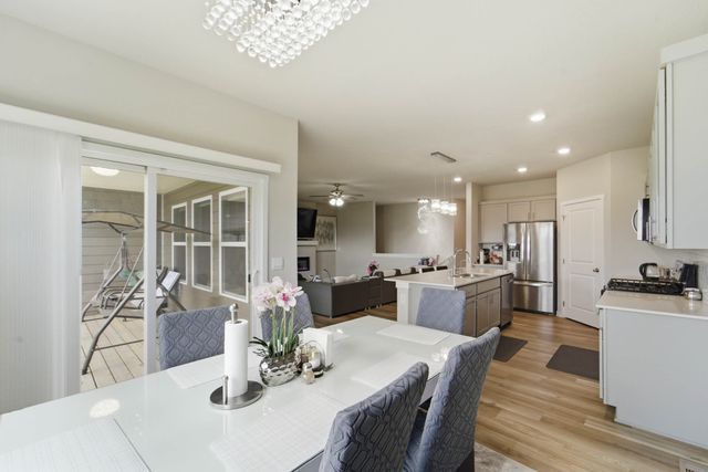 2811 NW Cedarwood Drive, Ankeny, IA 50023
