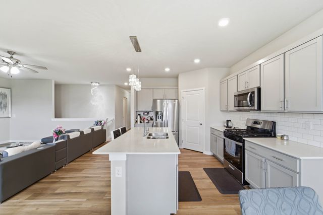 2811 NW Cedarwood Drive, Ankeny, IA 50023