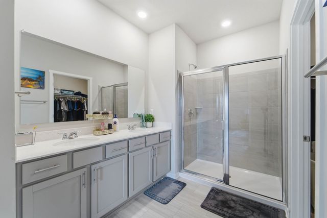 2811 NW Cedarwood Drive, Ankeny, IA 50023