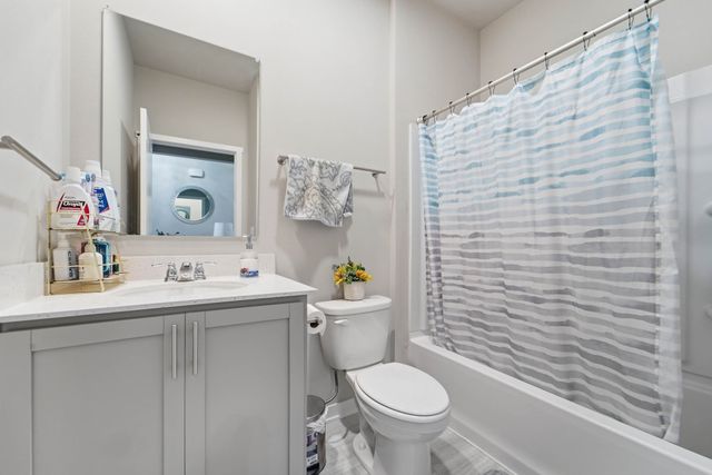 2811 NW Cedarwood Drive, Ankeny, IA 50023