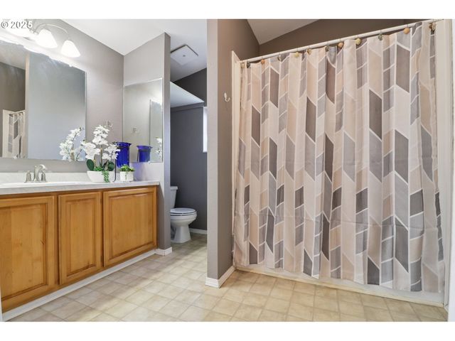 1000 S MCKERN Ct 40, Newberg, OR 97132