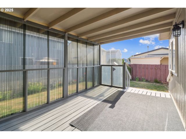 1000 S MCKERN Ct 40, Newberg, OR 97132