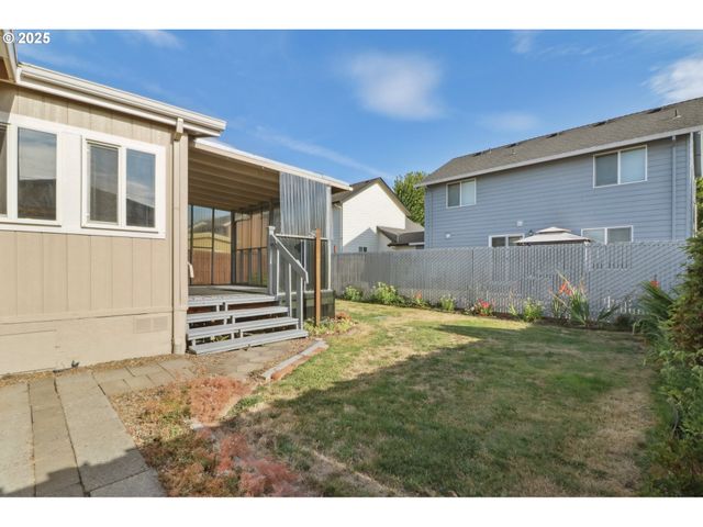1000 S MCKERN Ct 40, Newberg, OR 97132