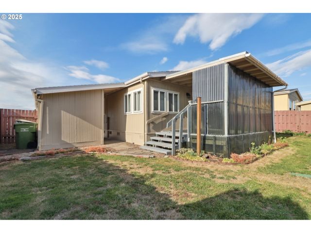 1000 S MCKERN Ct 40, Newberg, OR 97132