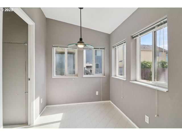 1000 S MCKERN Ct 40, Newberg, OR 97132