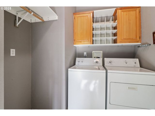 1000 S MCKERN Ct 40, Newberg, OR 97132