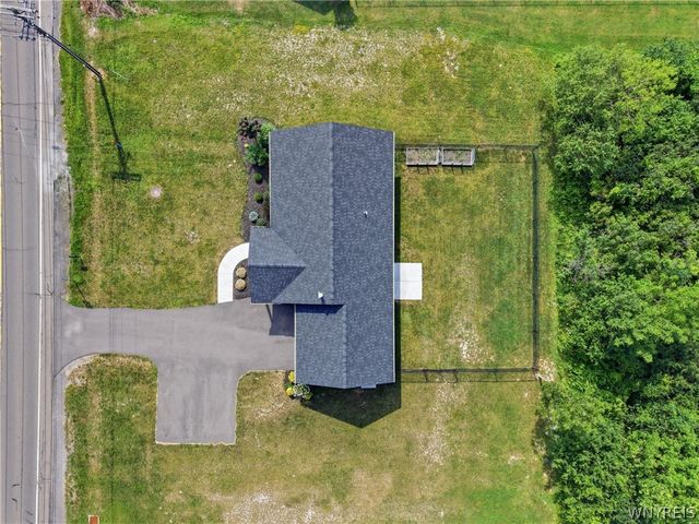 3880 Big Tree Road, Hamburg, NY 14075