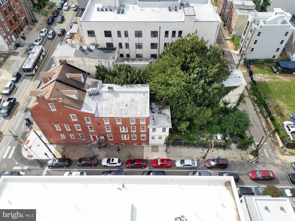 1501 W GIRARD AVE, PHILADELPHIA, PA 19130 — photo 3