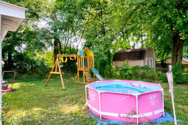 4804 Granada Dr, Louisville, KY 40272