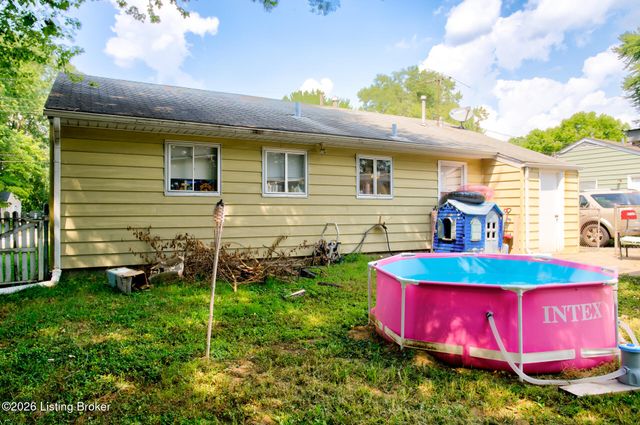 4804 Granada Dr, Louisville, KY 40272