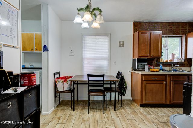 4804 Granada Dr, Louisville, KY 40272