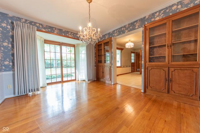 4052 Roselawn Avenue, Columbus, IN 47203