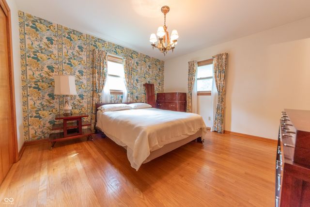 4052 Roselawn Avenue, Columbus, IN 47203