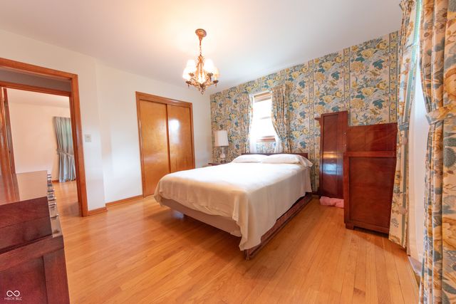 4052 Roselawn Avenue, Columbus, IN 47203