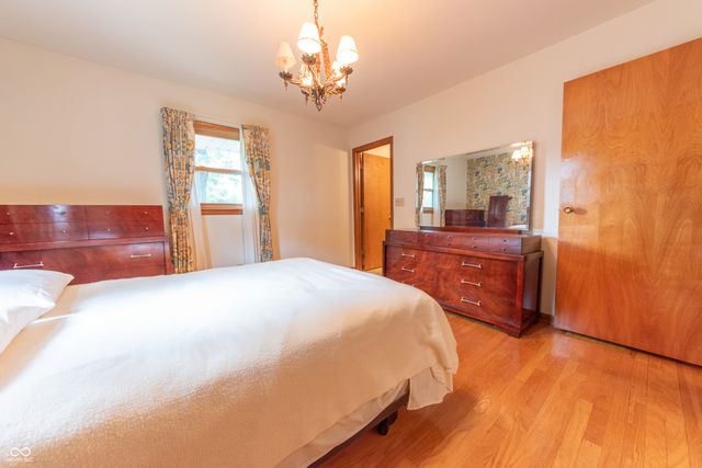4052 Roselawn Avenue, Columbus, IN 47203