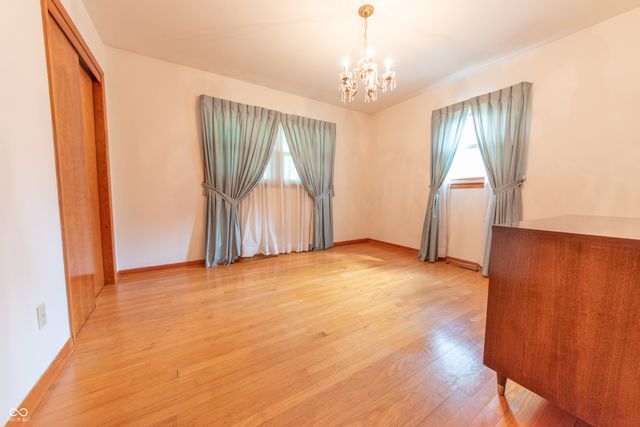 4052 Roselawn Avenue, Columbus, IN 47203