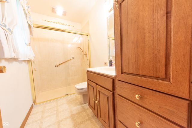 4052 Roselawn Avenue, Columbus, IN 47203