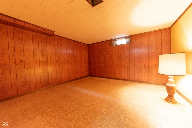 4052 Roselawn Avenue, Columbus, IN 47203
