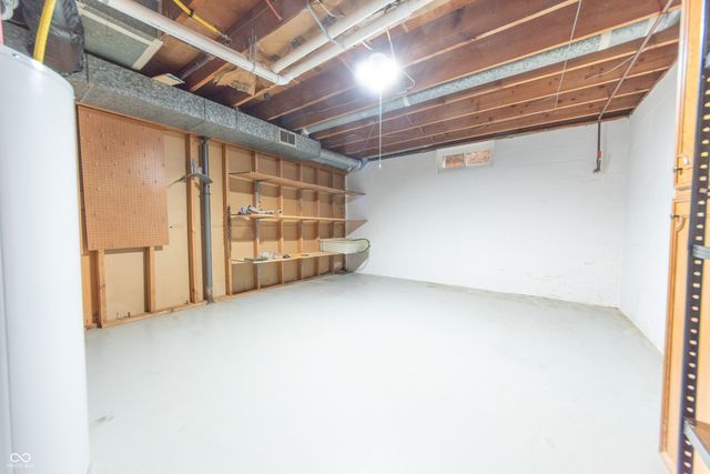 4052 Roselawn Avenue, Columbus, IN 47203