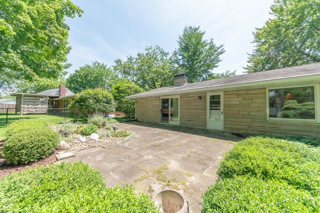 4052 Roselawn Avenue, Columbus, IN 47203