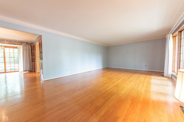 4052 Roselawn Avenue, Columbus, IN 47203