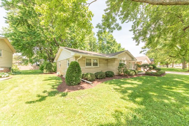 4052 Roselawn Avenue, Columbus, IN 47203