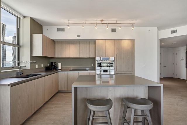 4010 S Ocean Dr R2301, Hollywood, FL 33019