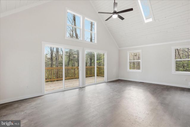 173 DEAD END LN, Berkeley Springs, WV 25411