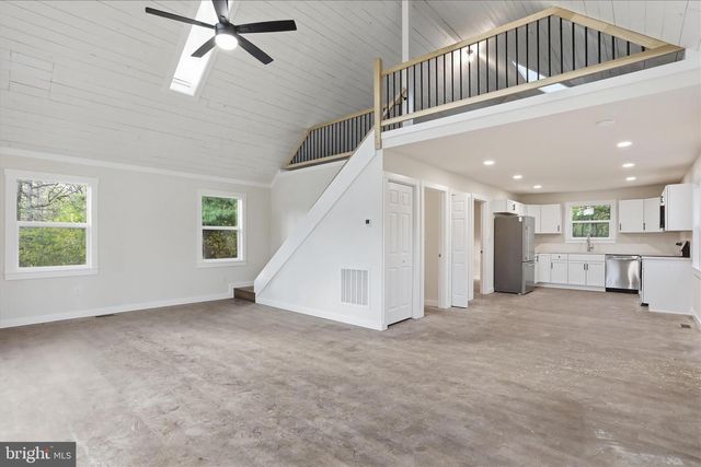 173 DEAD END LN, Berkeley Springs, WV 25411