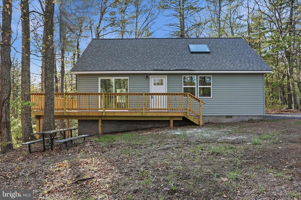 173 DEAD END LN, Berkeley Springs, WV 25411