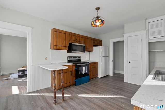 50 Hillside Place, Bristol, CT 06010