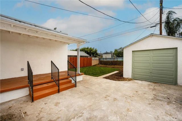 1911 W 65th, Los Angeles, CA 90047