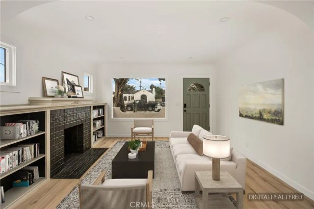 1911 W 65th, Los Angeles, CA 90047